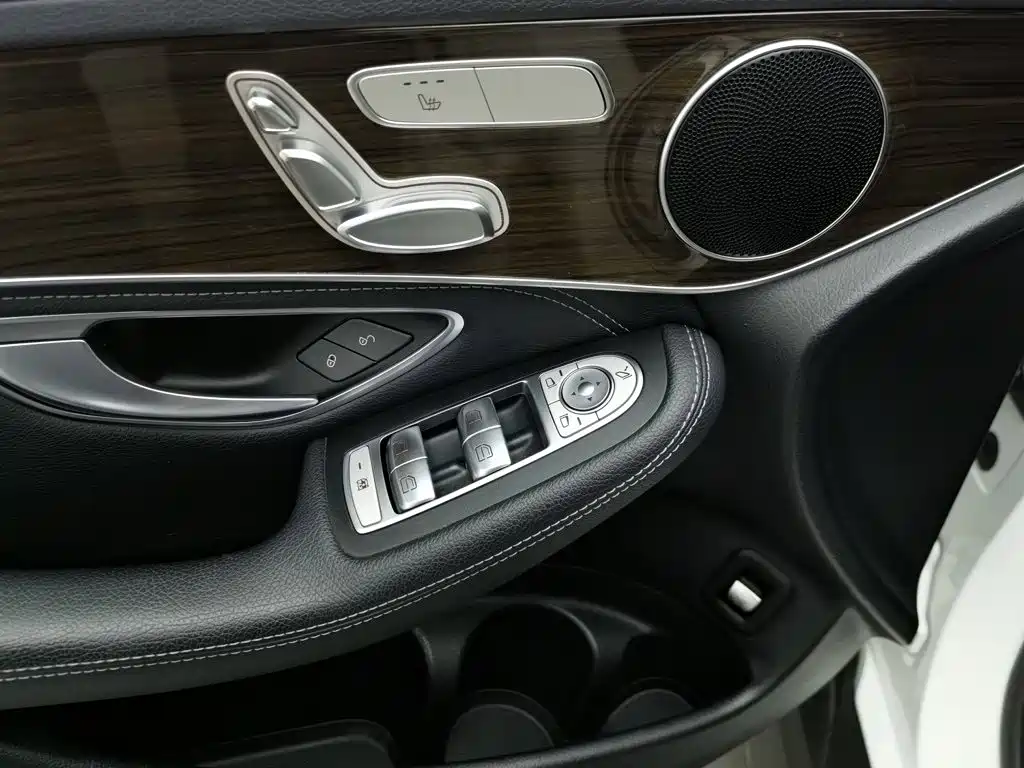 Mercedes-Benz GLC — миниатюра 9