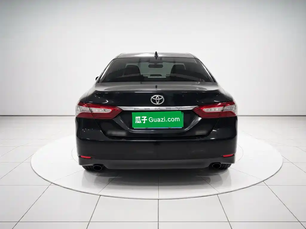 Toyota Camry — миниатюра 3
