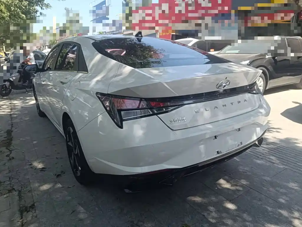 Hyundai Elantra — миниатюра 5