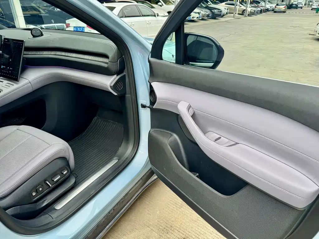 NIO EC6 — миниатюра 21