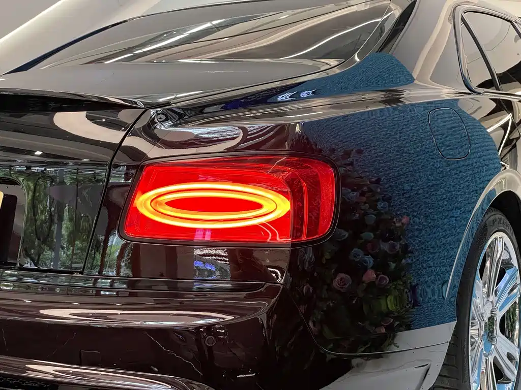 Bentley Flying Spur — миниатюра 8