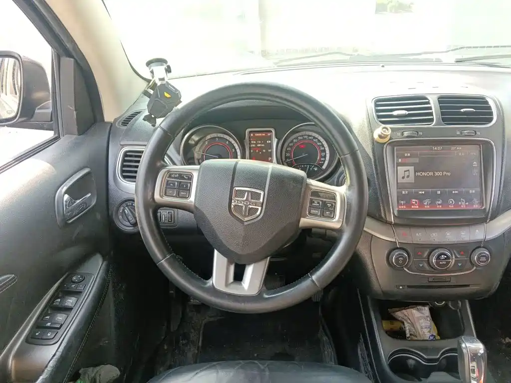 Dodge Journey — миниатюра 6