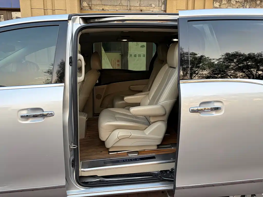 Buick GL8 — миниатюра 11