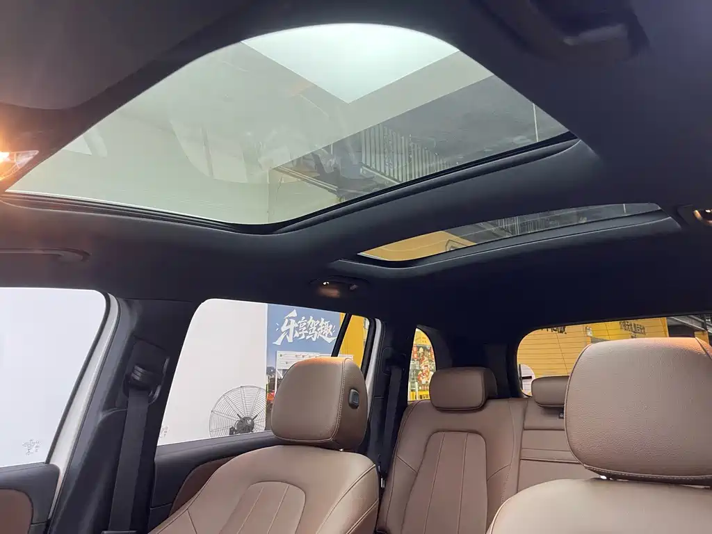 Mercedes-Benz GLB — миниатюра 16