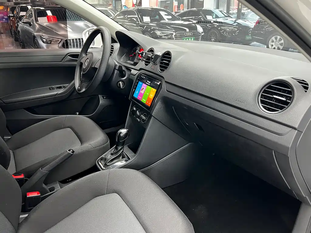 Volkswagen Jetta — миниатюра 24