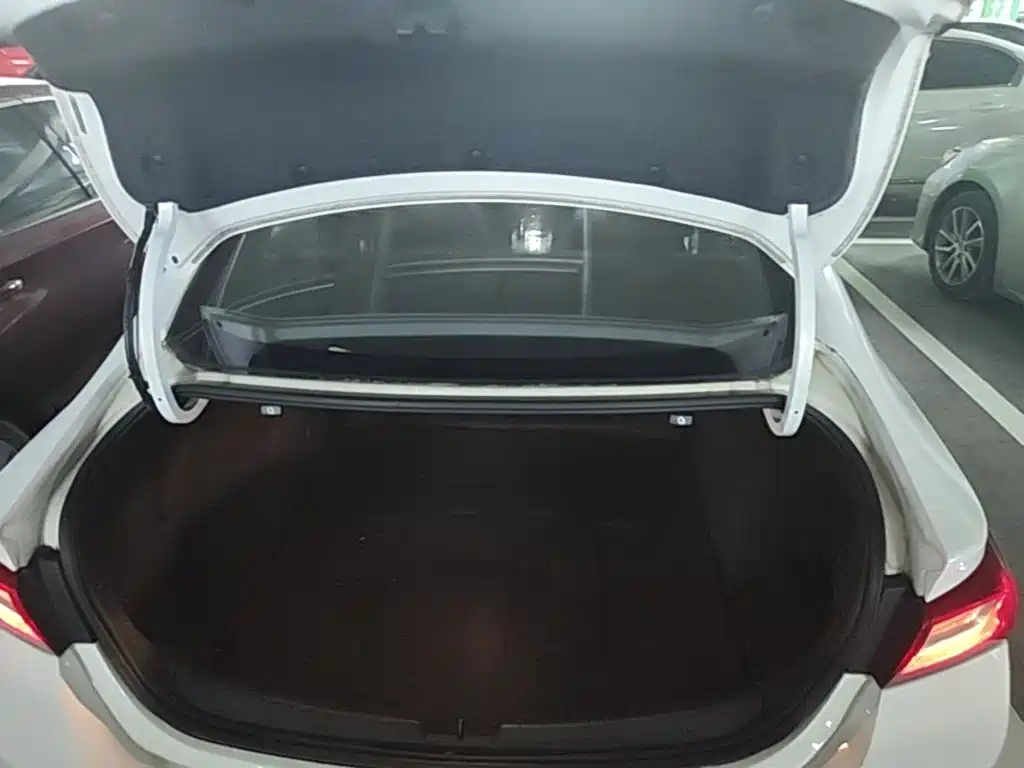 Chevrolet Malibu XL — миниатюра 15