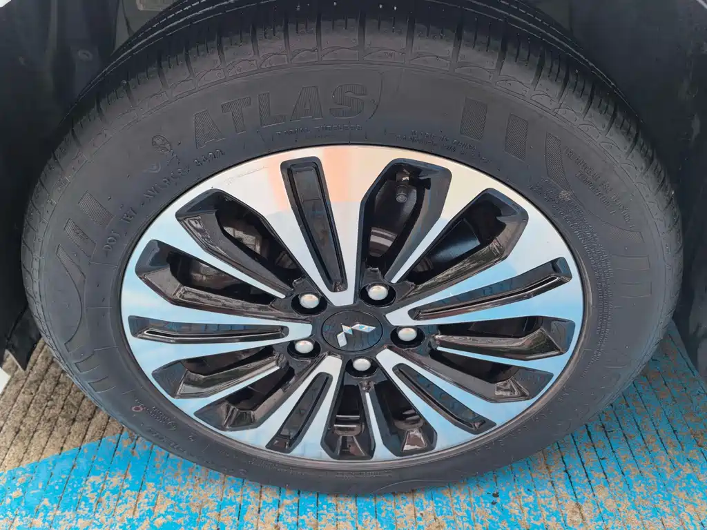 Wuling Jiachen — миниатюра 19