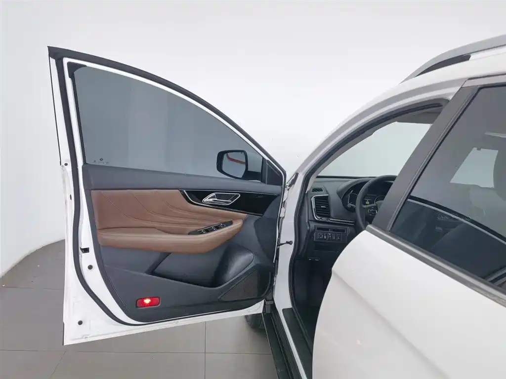 Dongfeng AX7 2018 1.6T AT Luxury