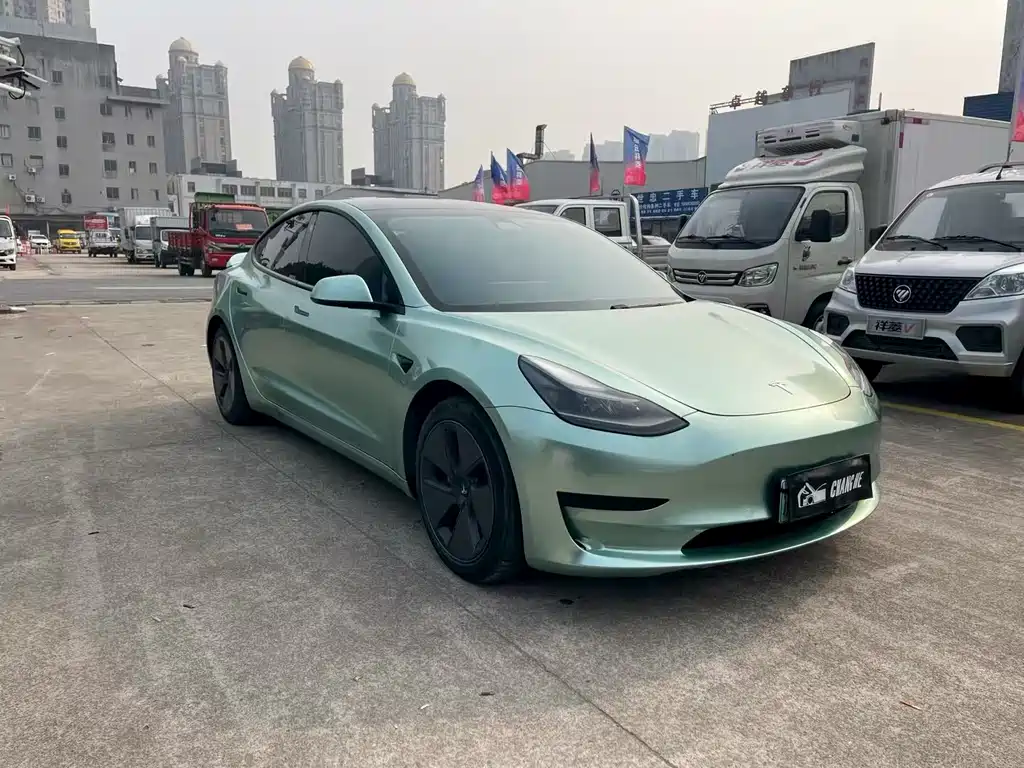 TESLA MODEL 3