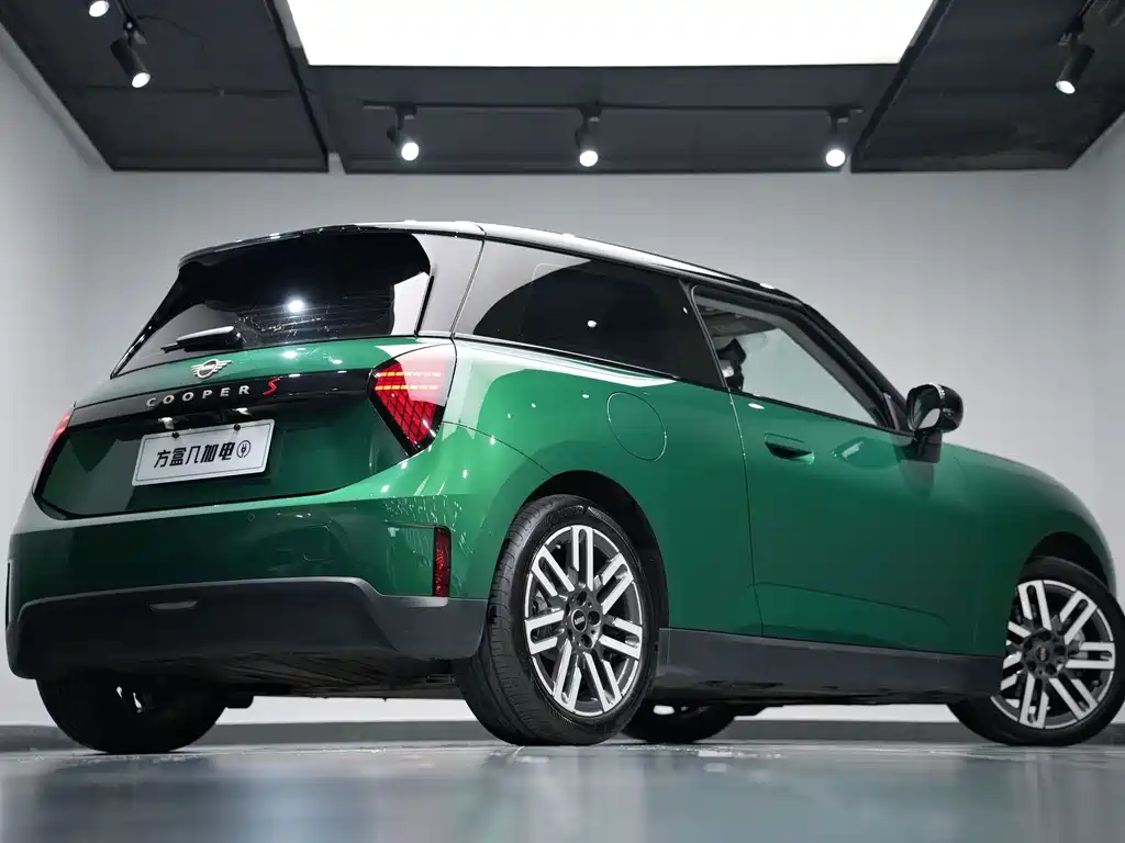 MINI MINI COOPER EV — миниатюра 6