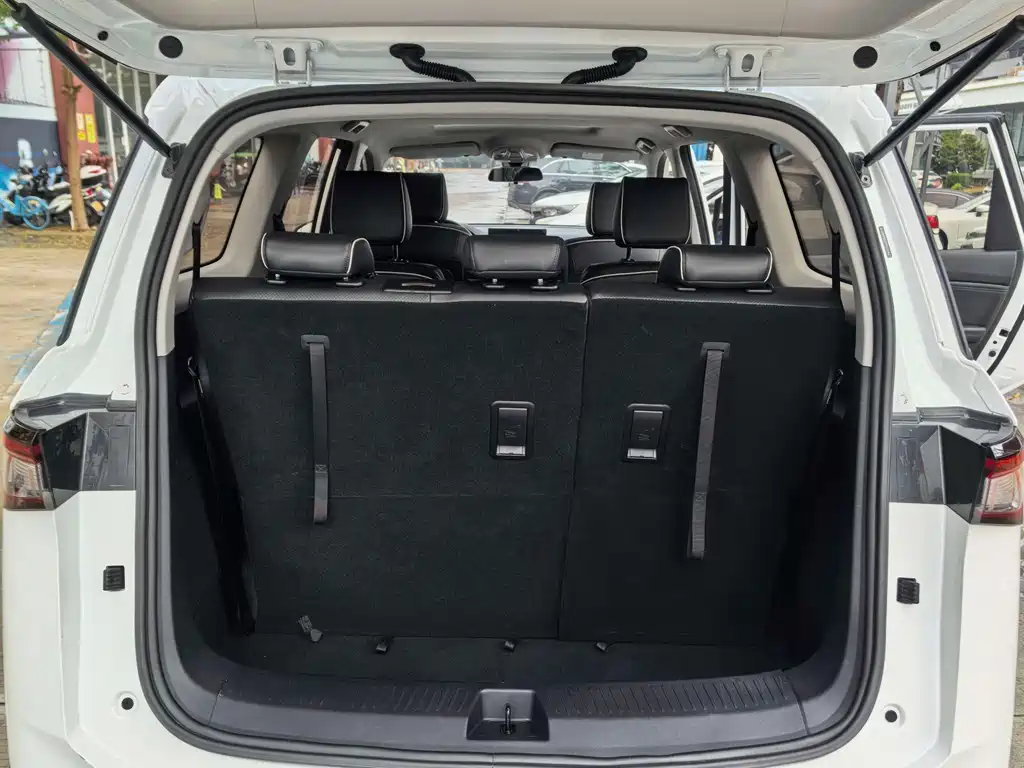 Wuling Jiachen — миниатюра 10