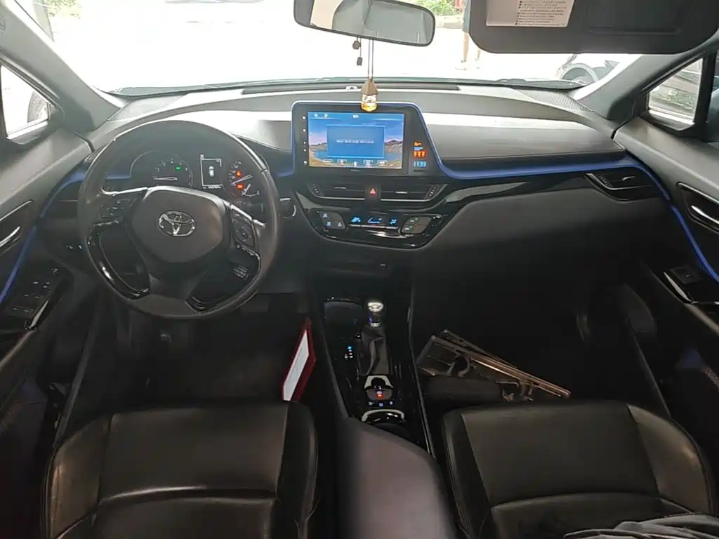 Toyota IZOA — миниатюра 10