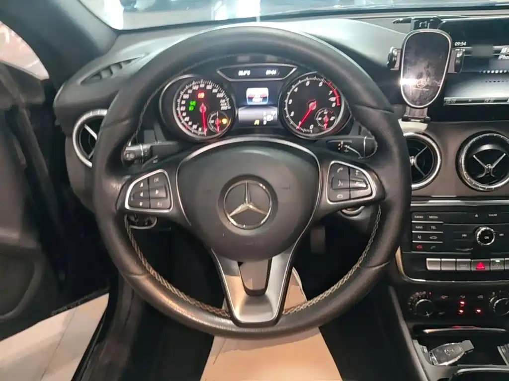 Mercedes-Benz CLA (Import) — миниатюра 11