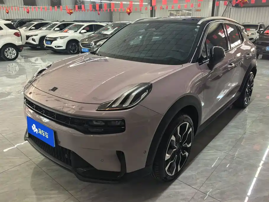 Lynk & Co 06