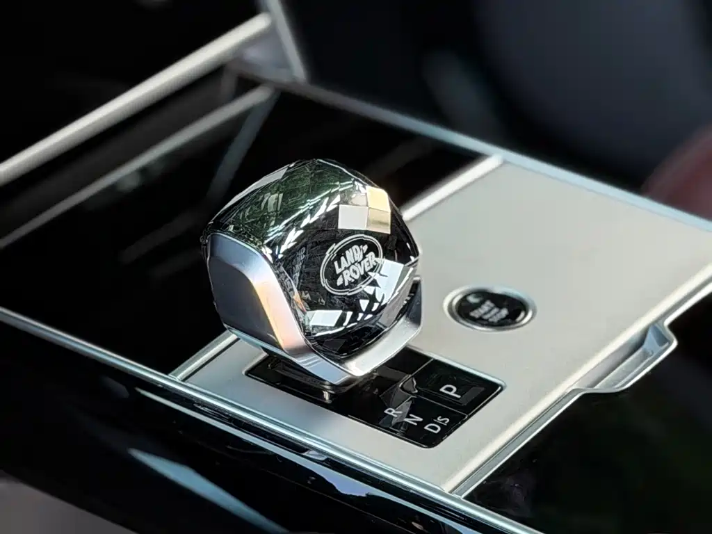 Land Rover Range Rover — миниатюра 13