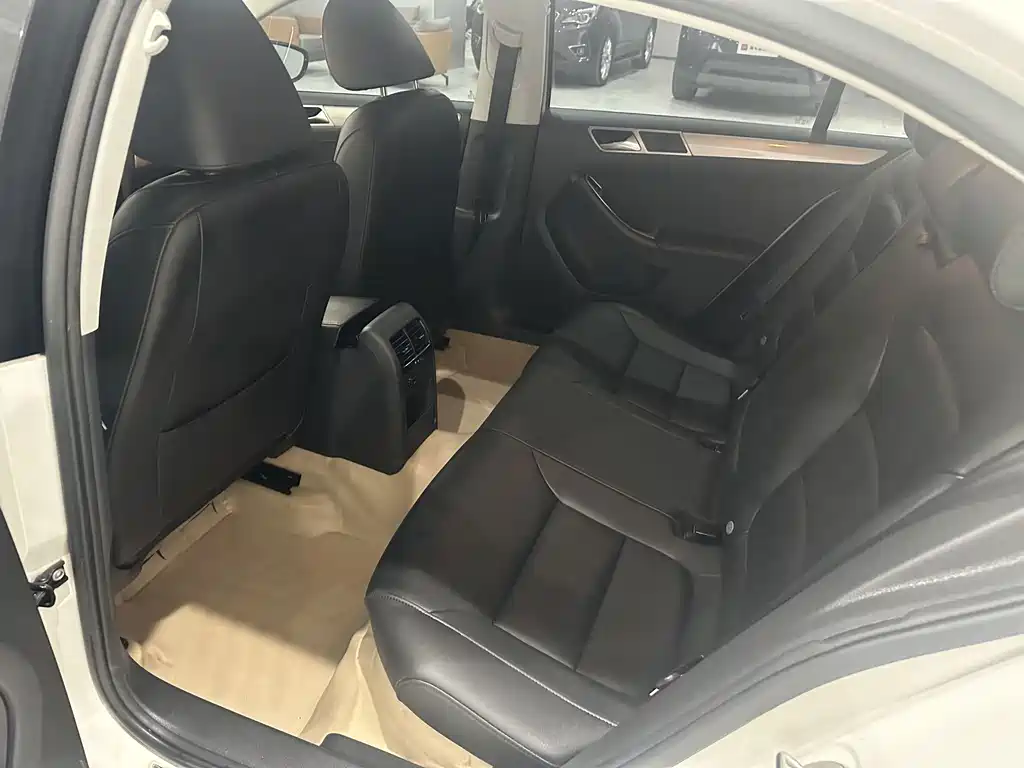 Volkswagen Sagitar — миниатюра 11