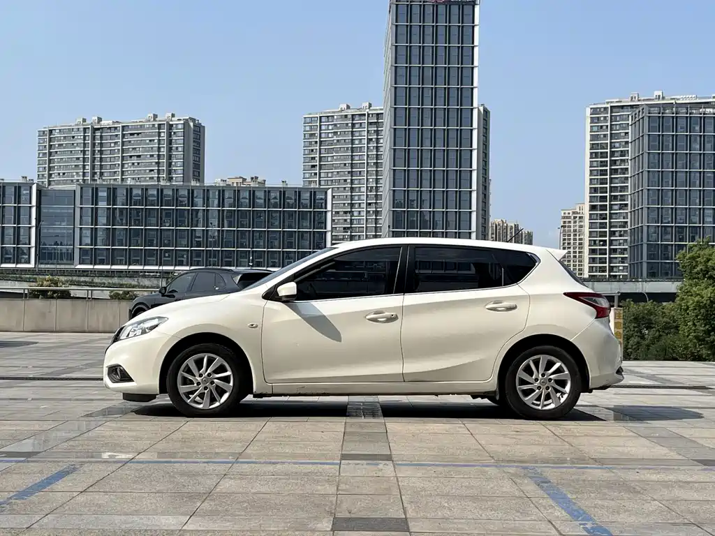 Nissan Tiida — миниатюра 4