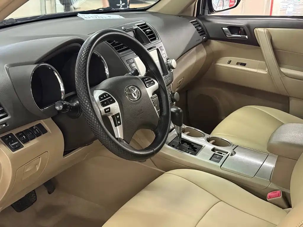 Toyota Highlander — миниатюра 16