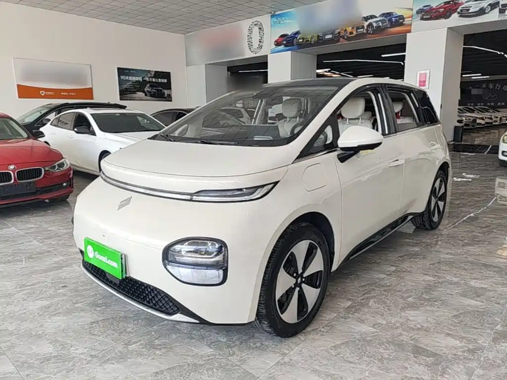 Baojun Yunduo — миниатюра 2
