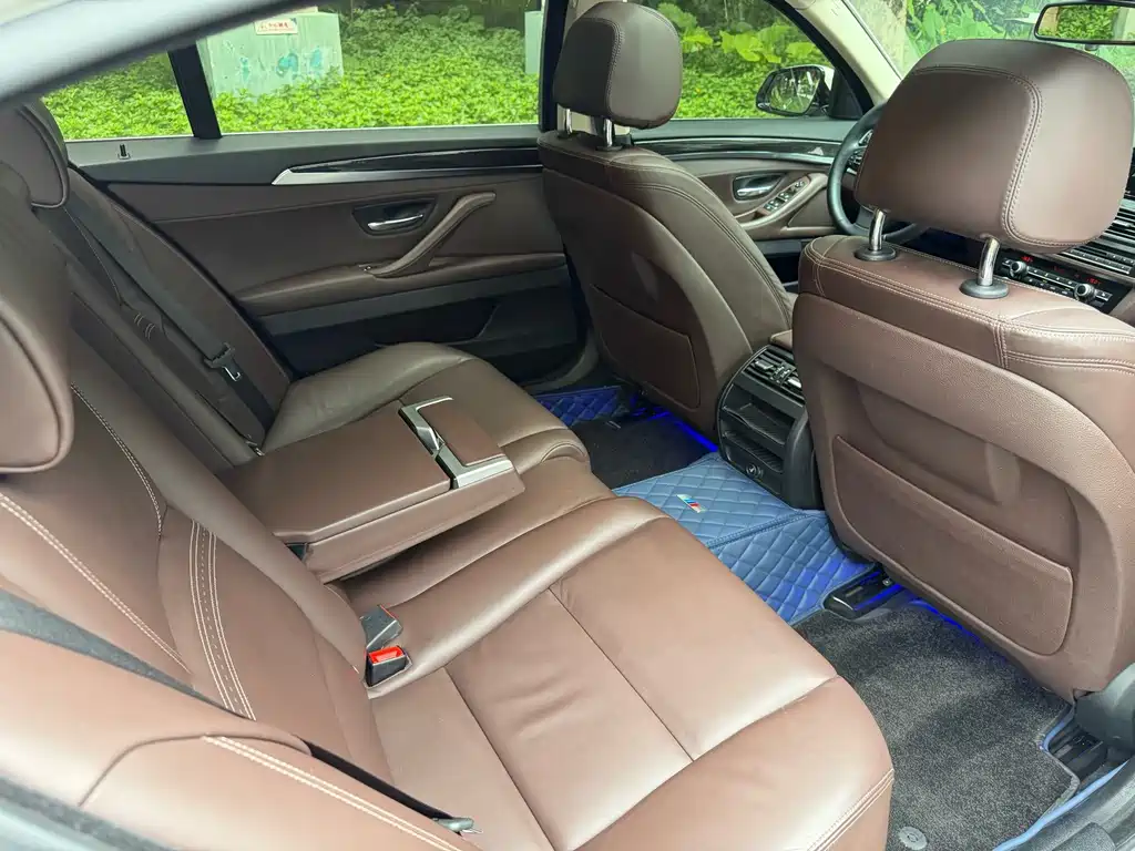 BMW 5 Series — миниатюра 25