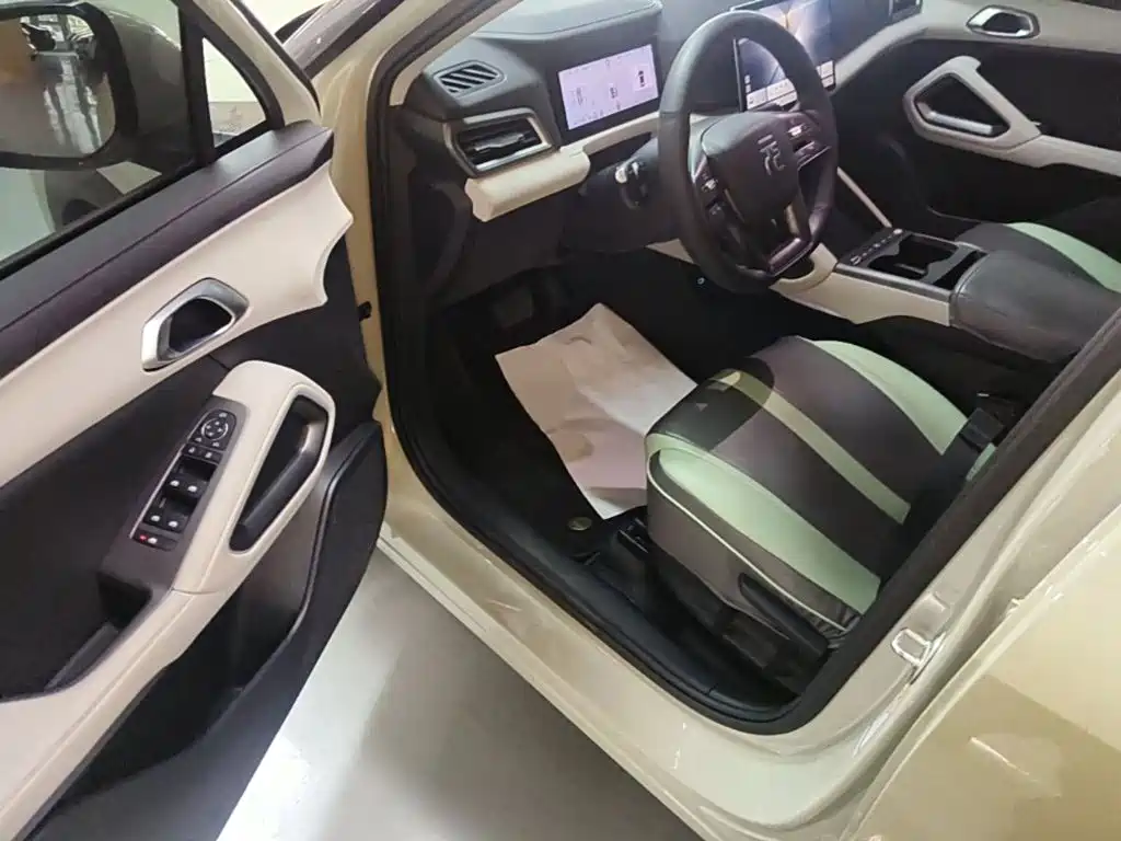 BYD Yuan UP — миниатюра 16