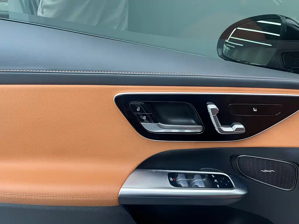Mercedes-Benz GLC — миниатюра 10