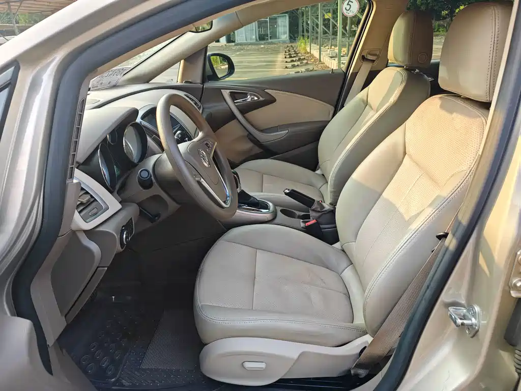 Buick Excelle — миниатюра 7