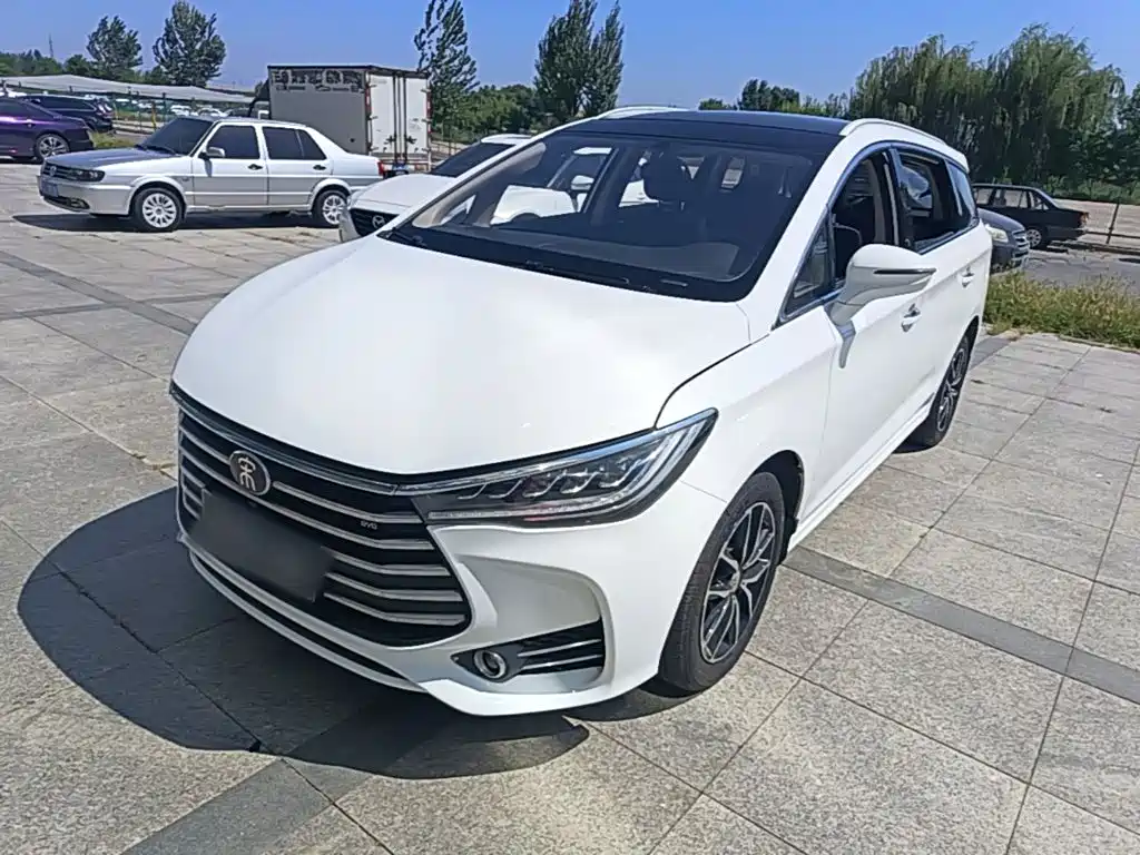 BYD MAX — миниатюра 2