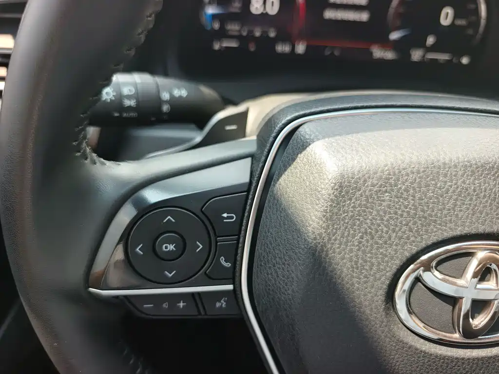 Toyota Camry — миниатюра 19