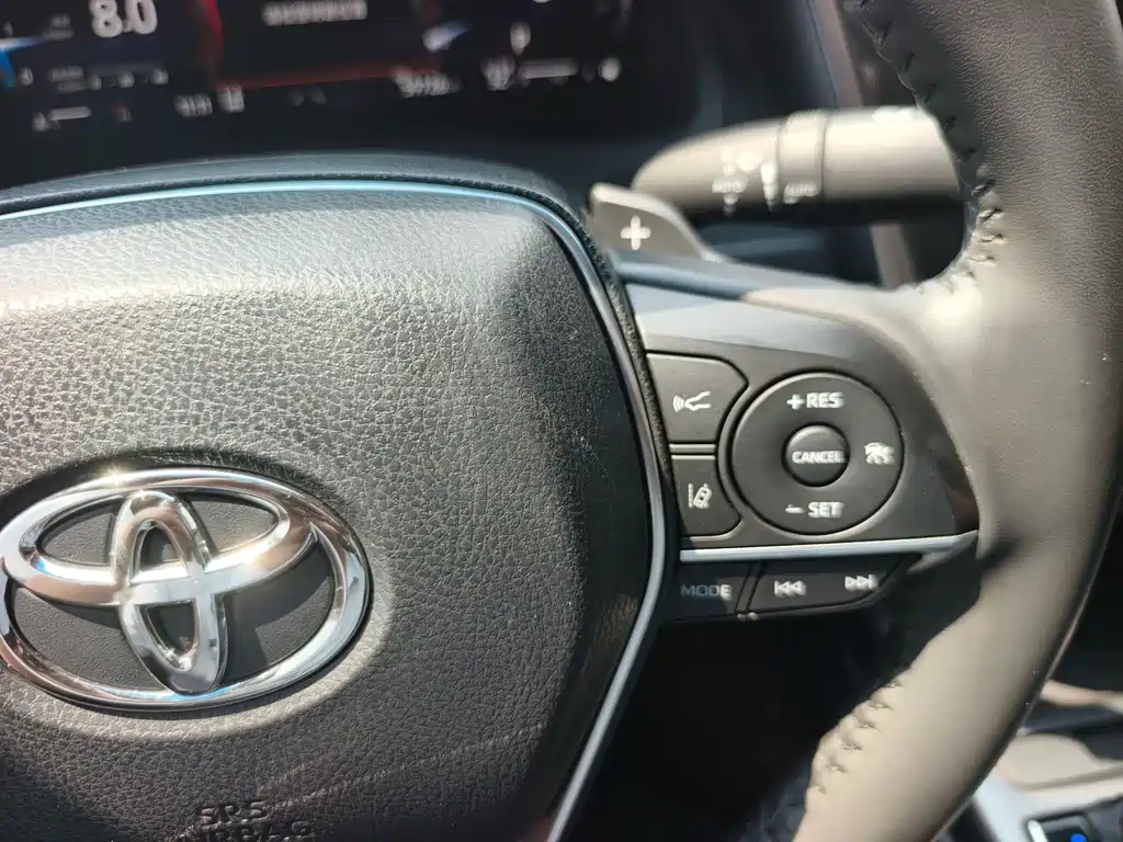 Toyota Camry — миниатюра 20