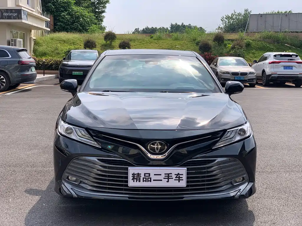 Toyota Camry — миниатюра 2