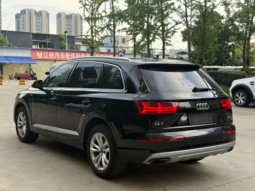 Audi Q7 — миниатюра 14