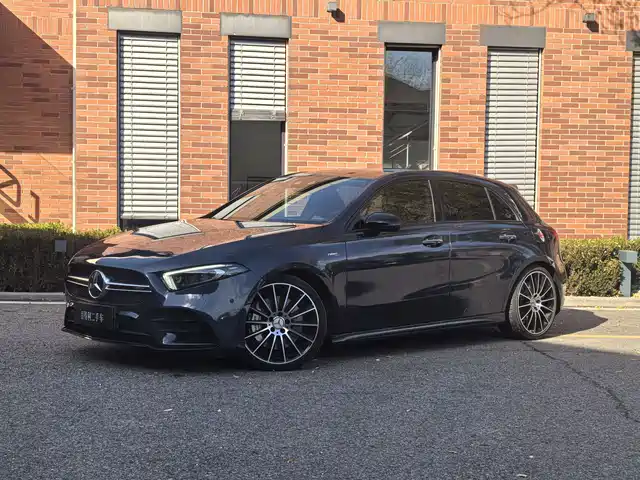 MERCEDES-BENZ A CLASS AMG 2021
