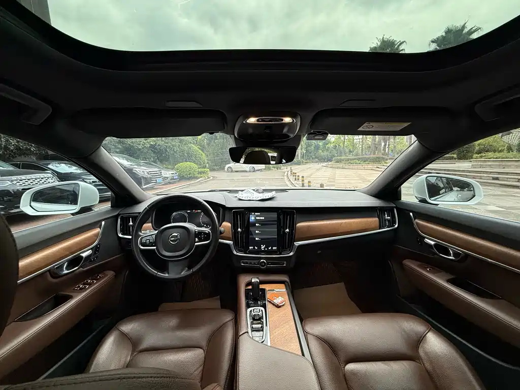 Volvo S90 — миниатюра 8