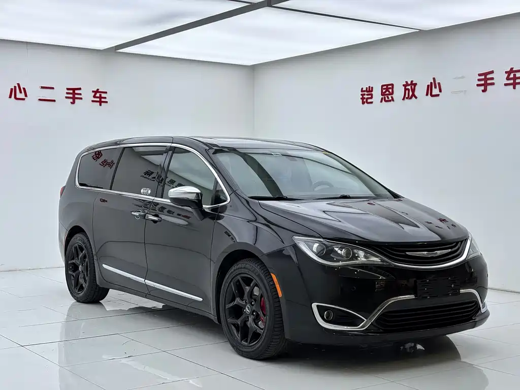 Chrysler Grand Voyager PHEV (Import) — миниатюра 3