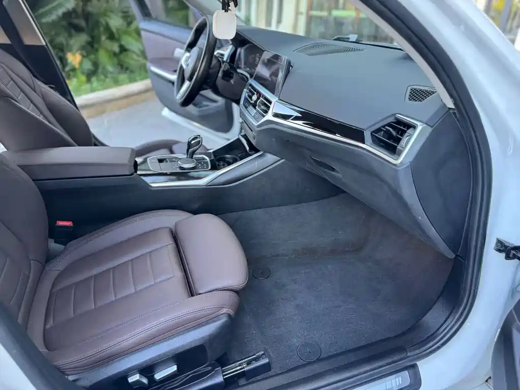BMW 3 Series — миниатюра 6