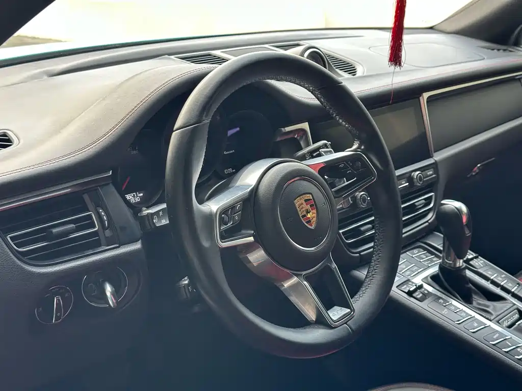 Porsche Macan — миниатюра 23