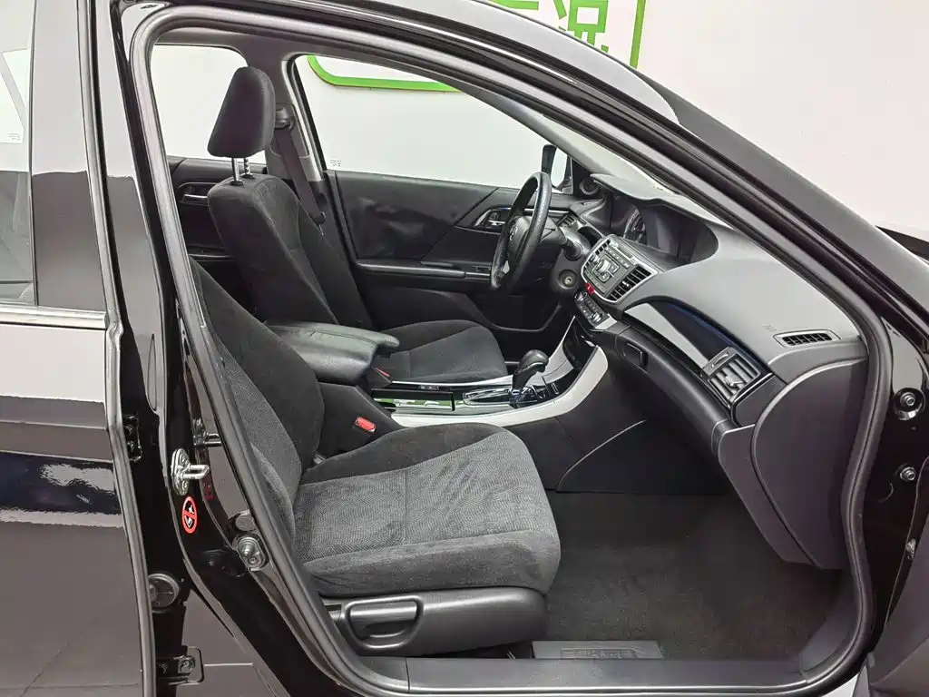 Honda Accord — миниатюра 23