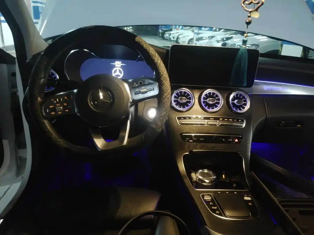 Mercedes-Benz C-Class — миниатюра 12