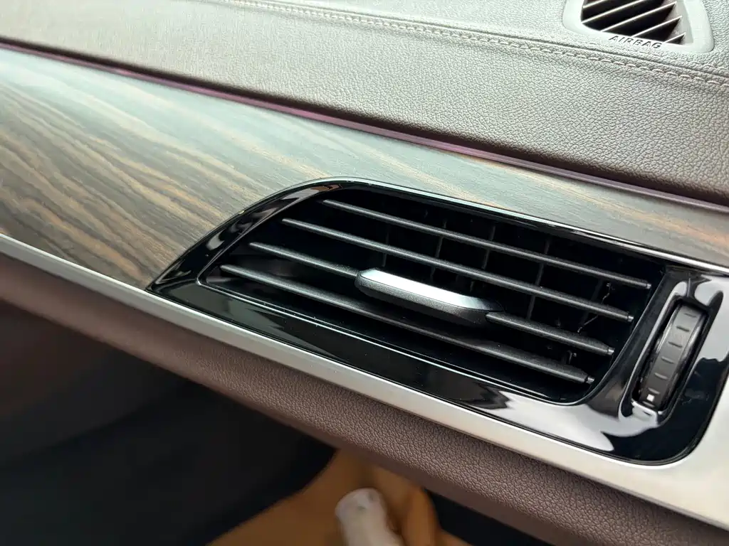BMW 5 Series — миниатюра 30
