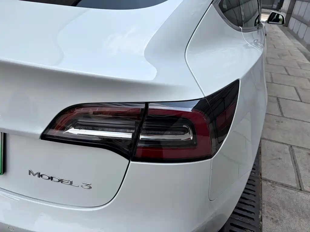 Tesla Model 3 — миниатюра 26
