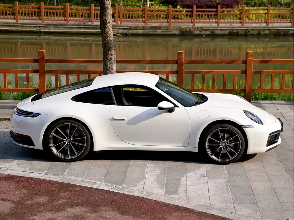 Porsche 911 2023 Carrera 3.0T