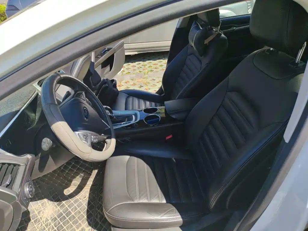 Ford Mondeo — миниатюра 11