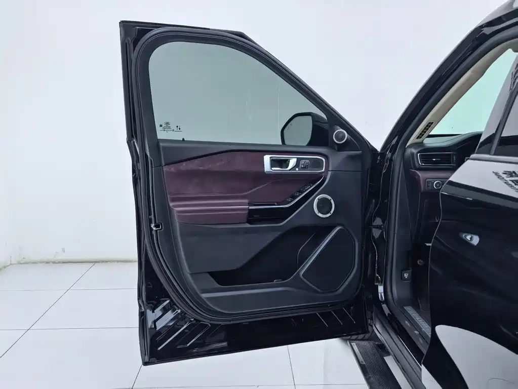 Ford Explorer — миниатюра 25