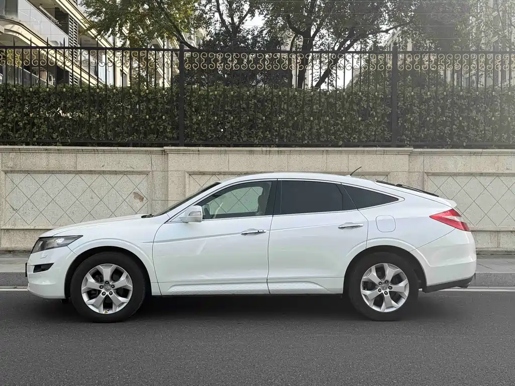 Honda Crosstour 2011 3.5L Luxury