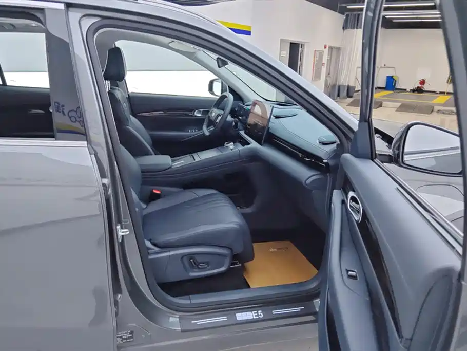 GEELY GALAXY GALAXY E5