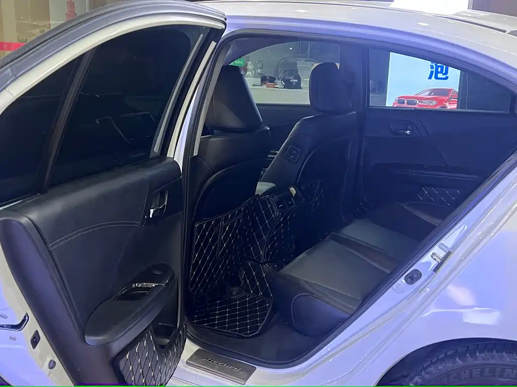 Honda Accord — миниатюра 8