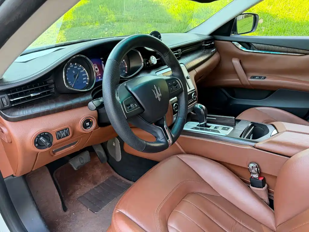Maserati Quattroporte — миниатюра 7