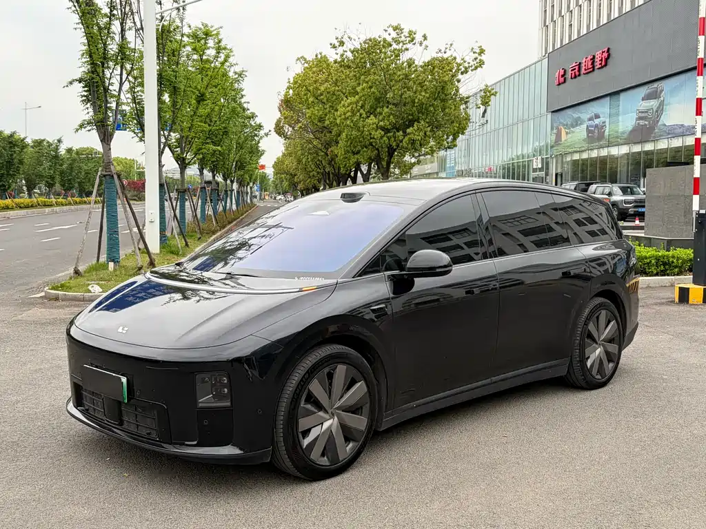 Li Auto 理想i8 2025
