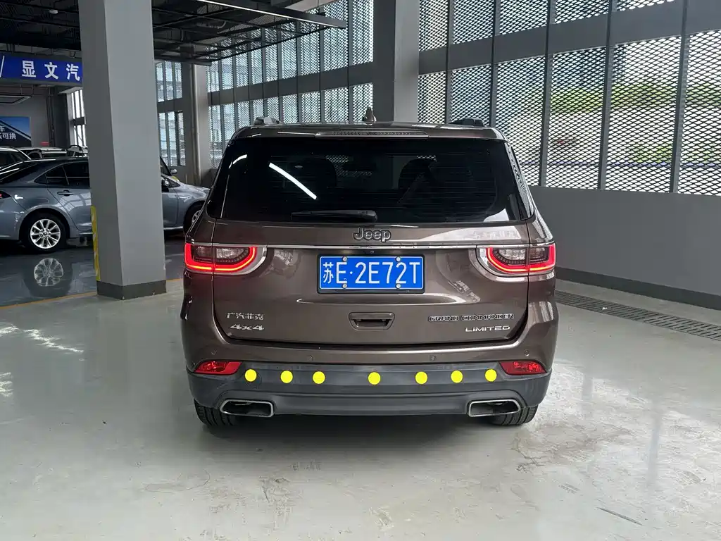 Jeep Grand Commander — миниатюра 6